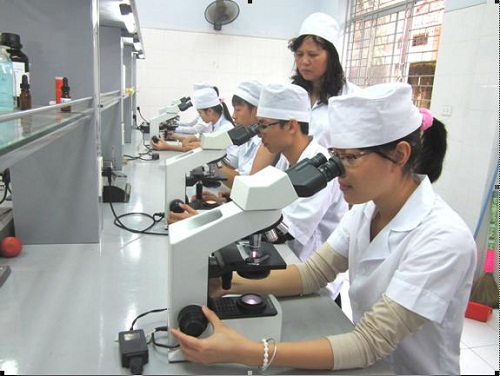 Đăng ký học Cao đẳng Xét nghiệm ở đâu chất lượng?