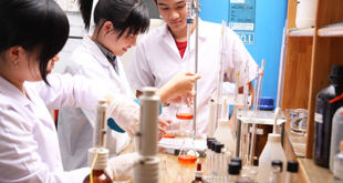 Địa chỉ nào đào tạo kỹ thuật viên Xét Nghiệm Y học chất lượng tốt nhất?