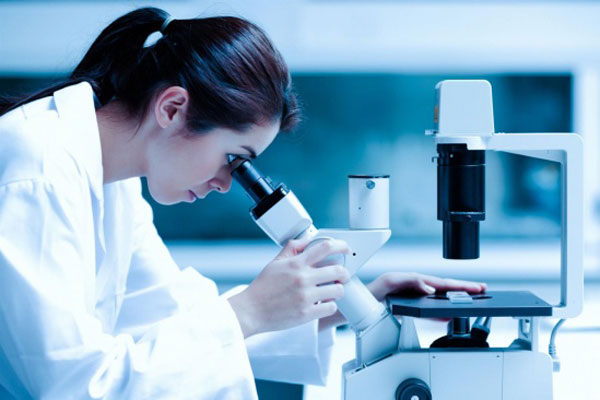 Kỹ thuật viên Xét nghiệm làm việc tại nhiều địa điểm và cơ sở khác nhau