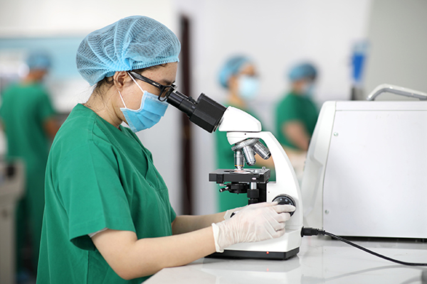 Học Đại học/Cao đẳng Xét nghiệm để trở thành những Kỹ thuật viên Xét nghiệm